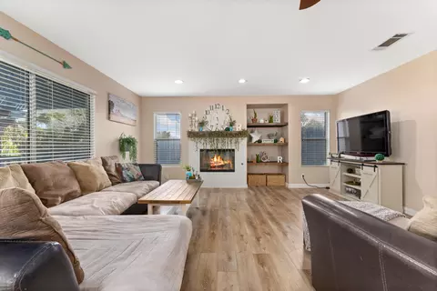 42235 Brighton St, Lancaster, CA 93536 photo 12