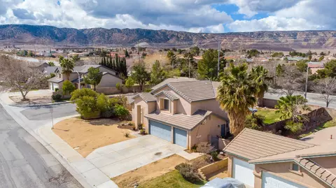 42235 Brighton St, Lancaster, CA 93536 photo 2
