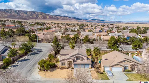 42235 Brighton St, Lancaster, CA 93536 photo 3