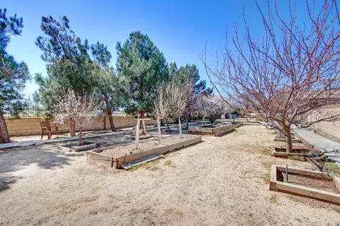 3631 Avenue K E, Lancaster, CA 93535 photo 32