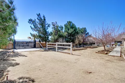 3631 Avenue K E, Lancaster, CA 93535 photo 34
