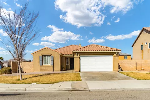 1733 Imperial St, Lancaster, CA 93534 photo 1