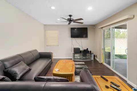 2819 Springfield Pl, Lancaster, CA 93536 photo 7