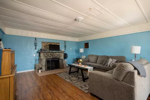 38133 15th St E, Palmdale, CA 93550 photo 2