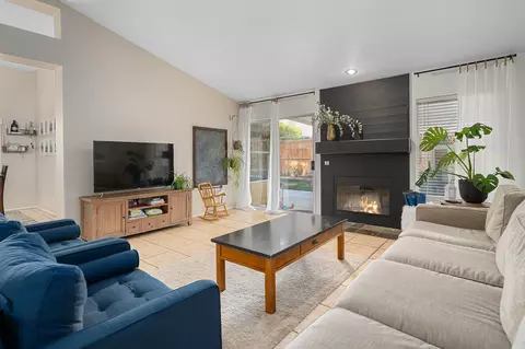 42417 Coronet Ct, Lancaster, CA 93536 photo 5