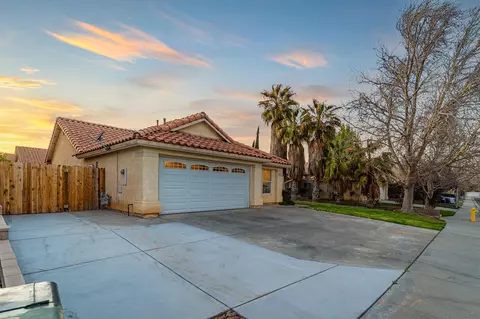 42417 Coronet Ct, Lancaster, CA 93536 photo 3