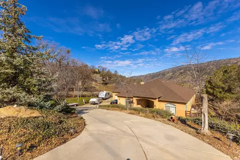 26621 Brian Pl, Tehachapi, CA 93561 photo 2