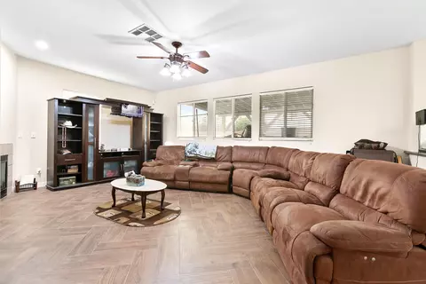 2809 Avenue J4 E, Lancaster, CA 93535 photo 7