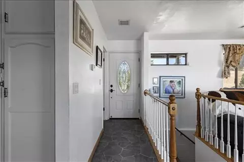 26852 Trotter Dr, Tehachapi, CA 93561 photo 3
