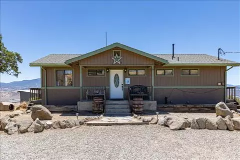 26852 Trotter Dr, Tehachapi, CA 93561 photo 2