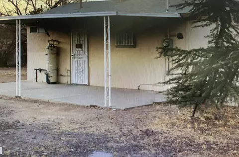 38027 12th St E, Palmdale, CA 93550 photo 2