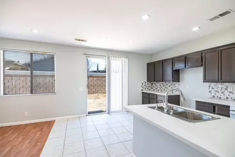 38659 37th St E, Palmdale, CA 93550 photo 9