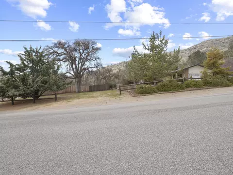 21712 Mountain Dr, Tehachapi, CA 93561 photo 5