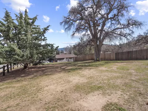 21712 Mountain Dr, Tehachapi, CA 93561 photo 32
