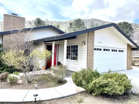 21712 Mountain Dr, Tehachapi, CA 93561 photo 2
