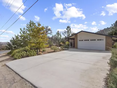 21712 Mountain Dr, Tehachapi, CA 93561 photo 3