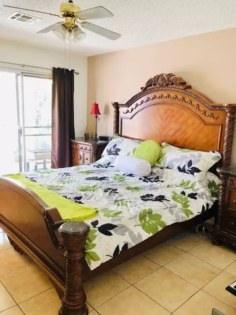1043 Herzel Ave, Lancaster, CA 93535 photo 9