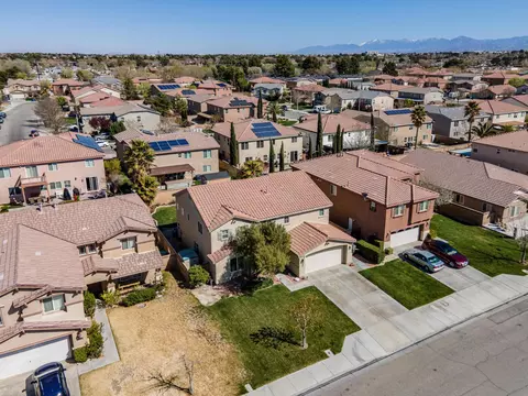 43328 Sunny Ln, Lancaster, CA 93536 photo 4