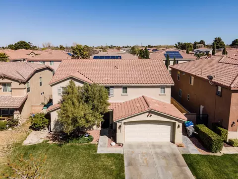 43328 Sunny Ln, Lancaster, CA 93536 photo 2