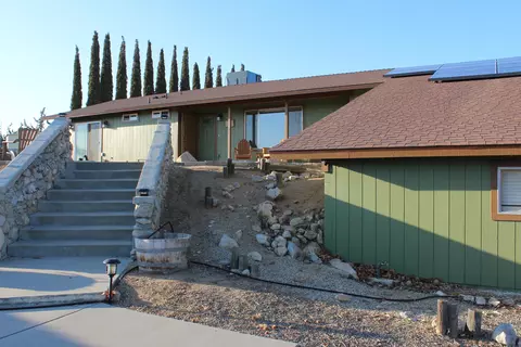 19717 Mesa Dr, Tehachapi, CA 93561 photo 2