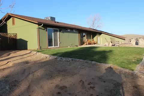 19717 Mesa Dr, Tehachapi, CA 93561 photo 4