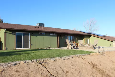 19717 Mesa Dr, Tehachapi, CA 93561 photo 1