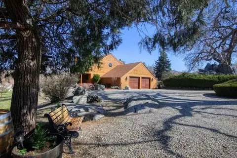 30671 Lower Valley Rd S, Tehachapi, CA 93561 photo 2