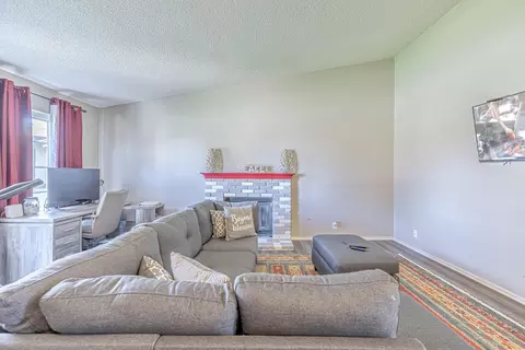 37419 Silk Tree Ln, Palmdale, CA 93550 photo 4
