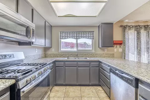 37419 Silk Tree Ln, Palmdale, CA 93550 photo 8