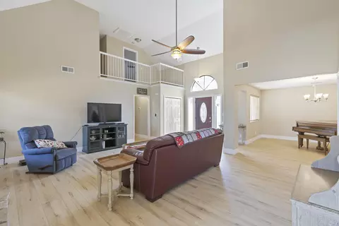 24121 Martingale Way, Tehachapi, CA 93561 photo 9