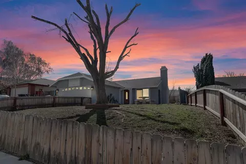 1337 Alder Ave, Tehachapi, CA 93561 photo 1