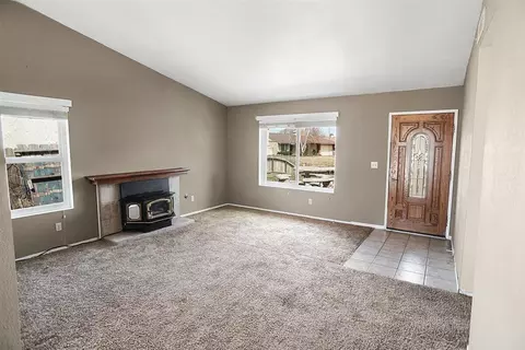 1337 Alder Ave, Tehachapi, CA 93561 photo 3