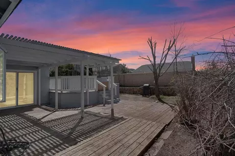 1337 Alder Ave, Tehachapi, CA 93561 photo 2