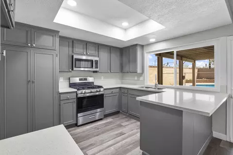 824 Pondera St E, Lancaster, CA 93535 photo 9