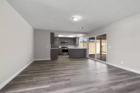824 Pondera St E, Lancaster, CA 93535 photo 8