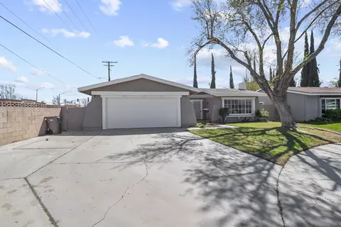 824 Pondera St E, Lancaster, CA 93535 photo 4