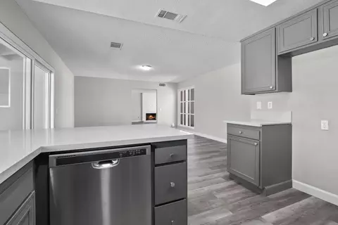 824 Pondera St E, Lancaster, CA 93535 photo 11