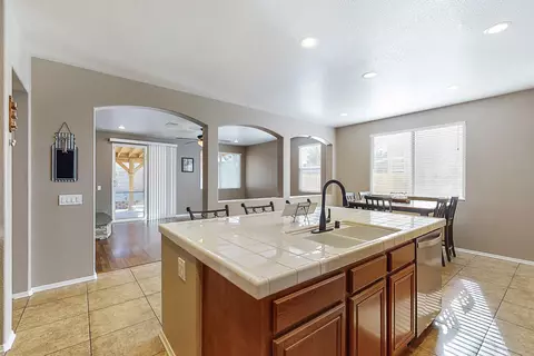 4620 Spice St, Lancaster, CA 93536 photo 8