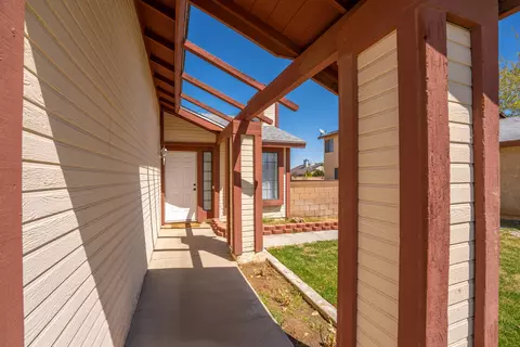 2547 Avenue J2 E, Lancaster, CA 93535 photo 3
