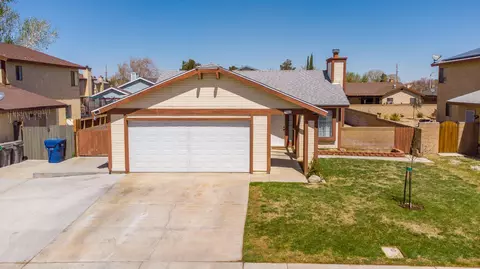 2547 Avenue J2 E, Lancaster, CA 93535 photo 1