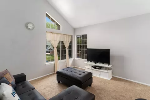 43429 Carpenter Dr, Lancaster, CA 93535 photo 4
