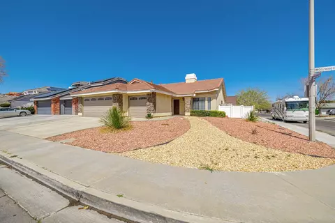3105 Golfwood Ct, Lancaster, CA 93536 photo 2