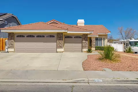 3105 Golfwood Ct, Lancaster, CA 93536 photo 3