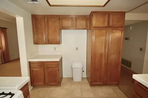 1630 Bisbee Pl, Lancaster, CA 93535 photo 3