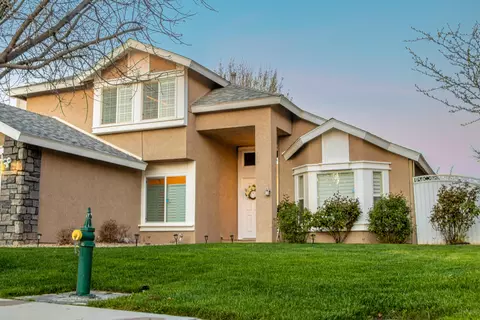 44027 Heath Ct, Lancaster, CA 93535 photo 2
