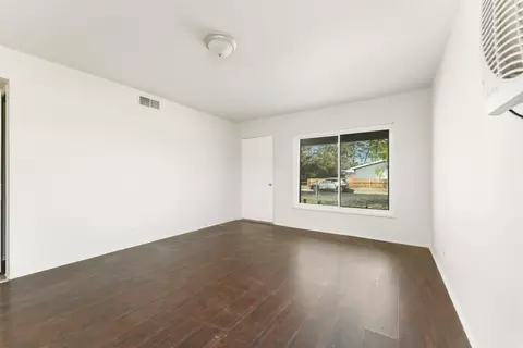 44960 Foxton Ave, Lancaster, CA 93535 photo 3