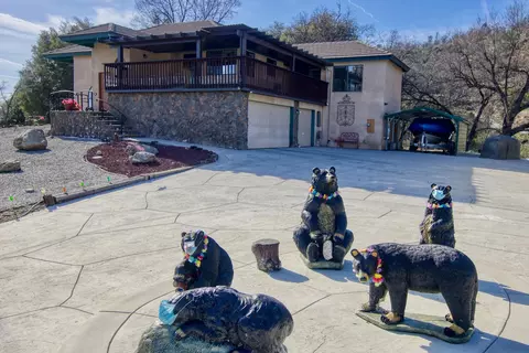 24601 Paramount Dr, Tehachapi, CA 93561 photo 1