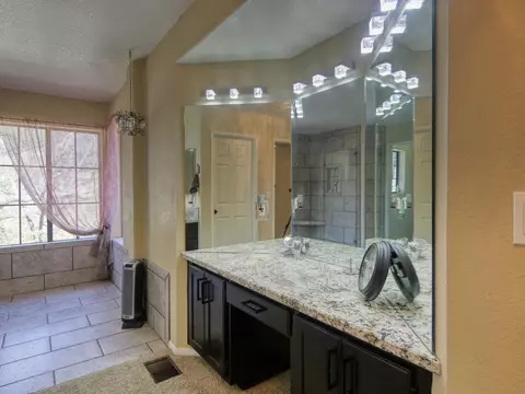 24601 Paramount Dr, Tehachapi, CA 93561 photo 24