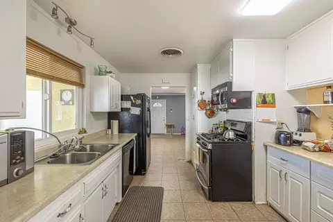 42605 7th St E, Lancaster, CA 93535 photo 9