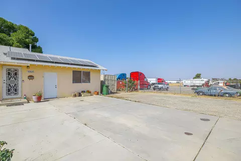 42605 7th St E, Lancaster, CA 93535 photo 4